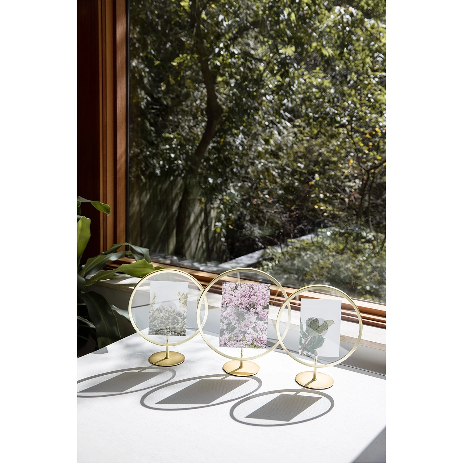 Umbra Cadre photo Infinity III - Fer / Verre / Thermoplastique - Laiton â Image 3